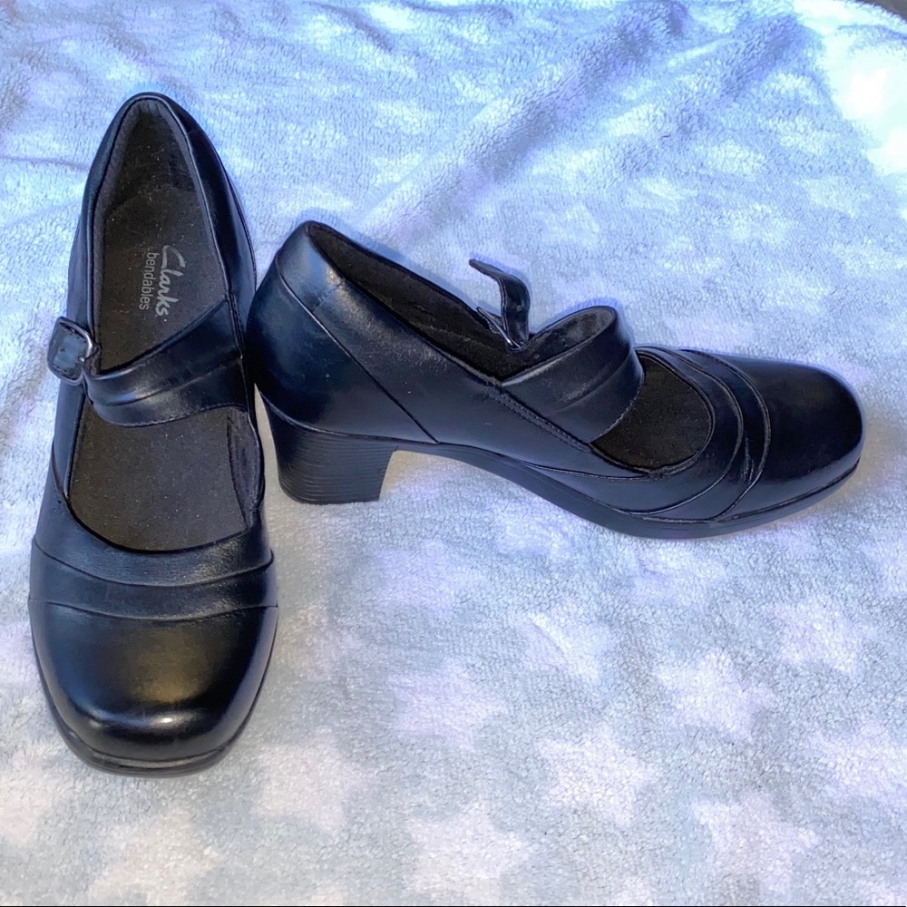 Clarks bendables shoes 🖤